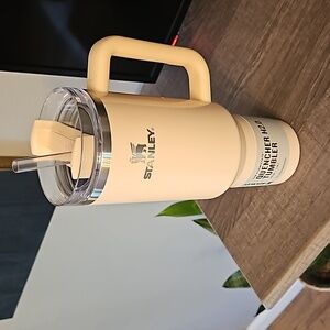 NWT Stanley Limited Edition 40 oz  Flowstate Quencher Tumbler [Glazed 🥯 Donut]